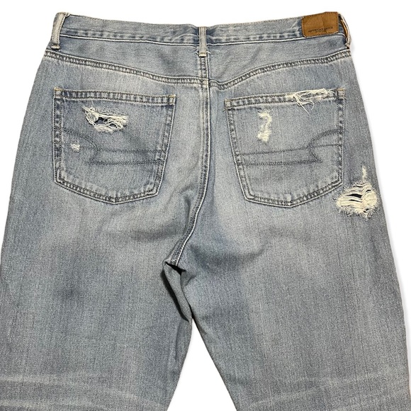 American Eagle Hi-Rise Girlfriend Distressed Light Wash Buttonfly Jeans Sz 12 - Picture 4 of 14